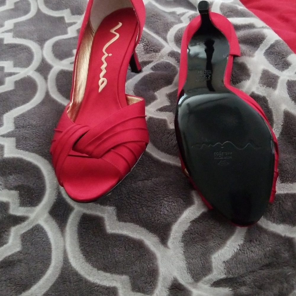 Rouge luste heels